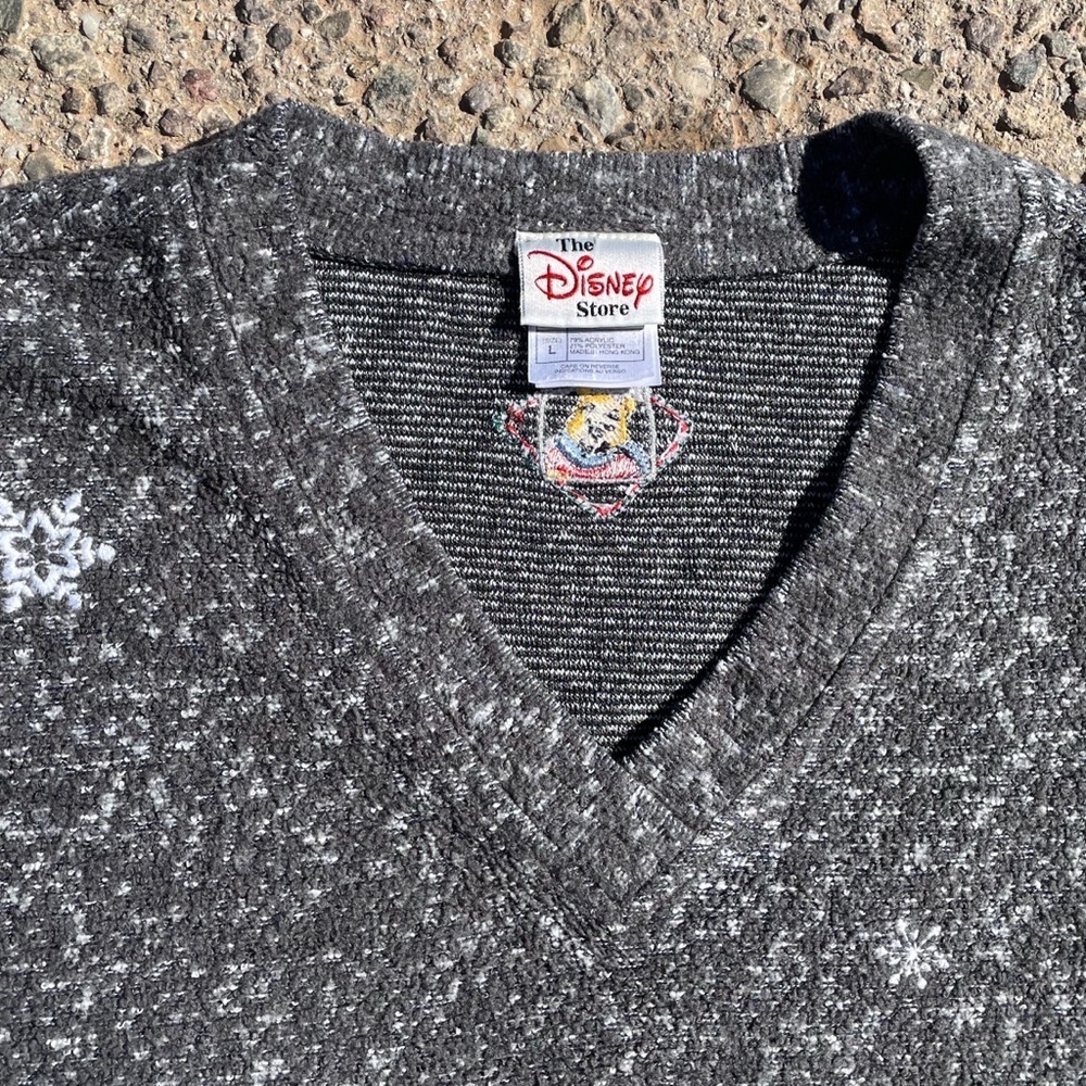 Winnie The Pooh Winter Vtg 1990s The Disney Store V Neck Sweater Women’s (L) - Picture 7 of 8
